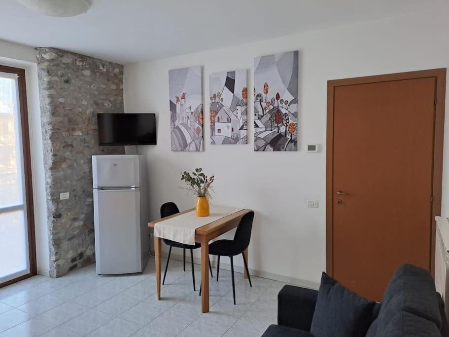 Appartamento Anna Lungo Fiume - Lago Maggiore Sesto Calende Exterior foto